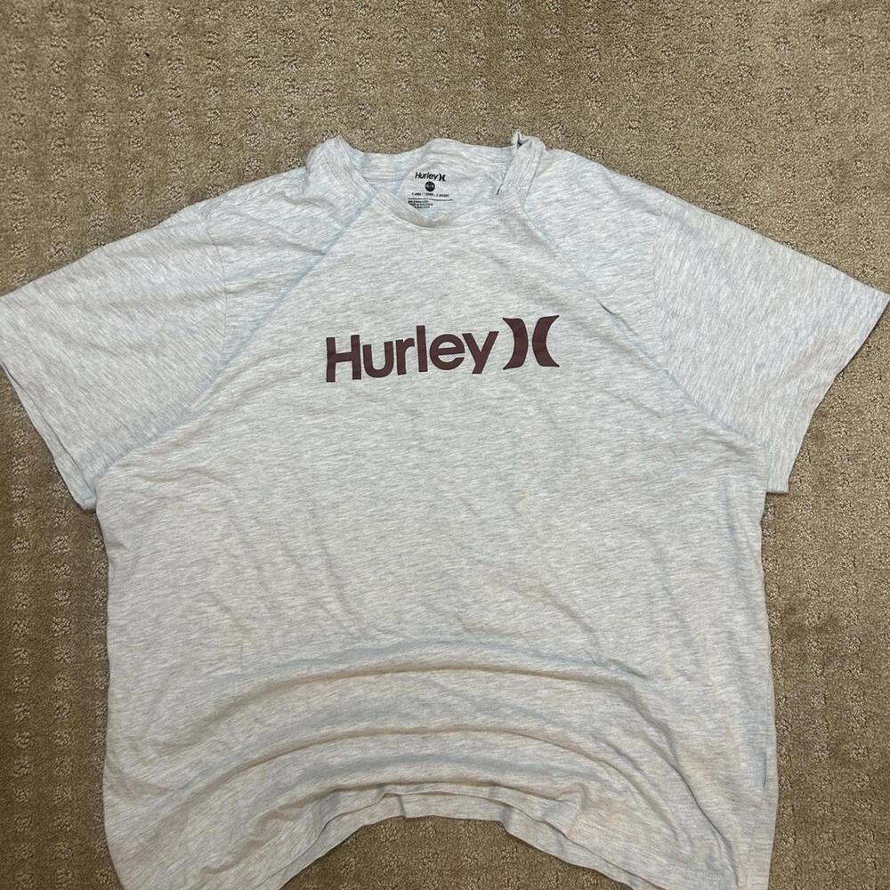 Grey Hurley tee